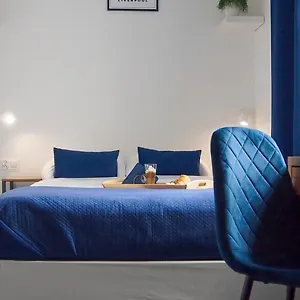  Bed and breakfast Mile Airport & Parking Dlugoterminowy Polonia