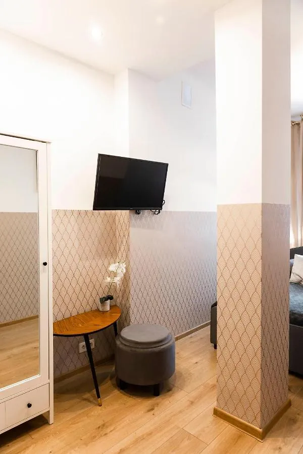 Clicktheflat Royal Route Warecka Apart Rooms Warsaw Poland